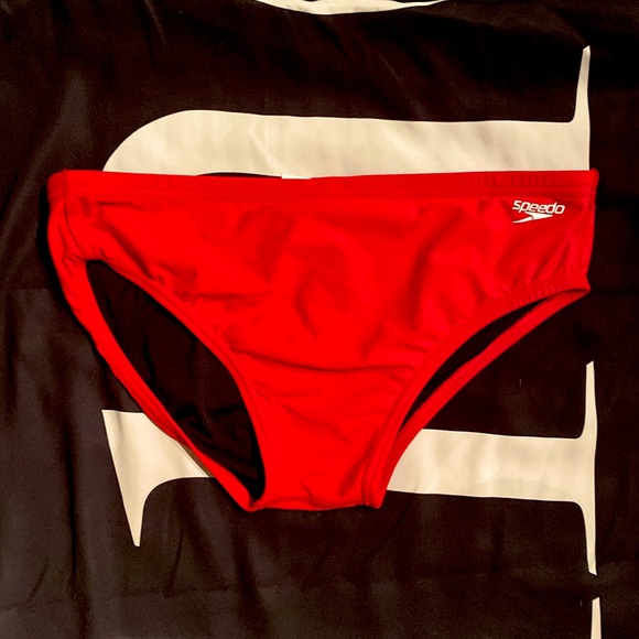 Speedo Red Endurance Brief - Size 36 but fits like M - Picture 1 of 4